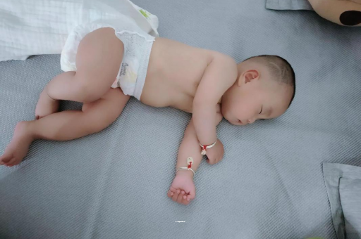 齐河几个月宝宝会抬头
